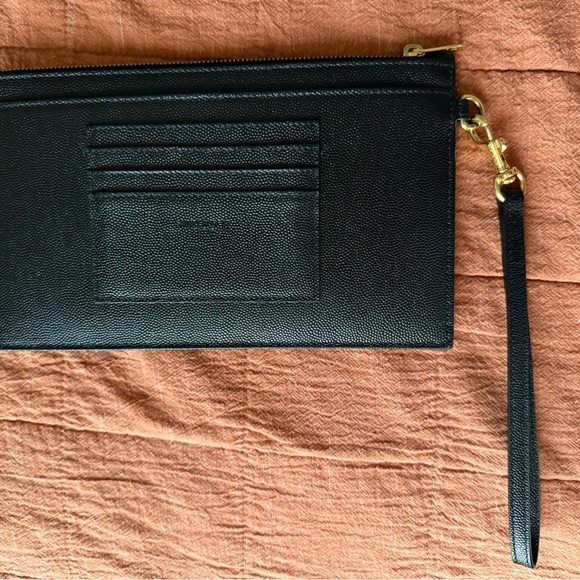 CASSANDRE MATELASSÉ LARGE POUCH IN GRAIN DE POUDRE LEATHER - Picture 3 of 6